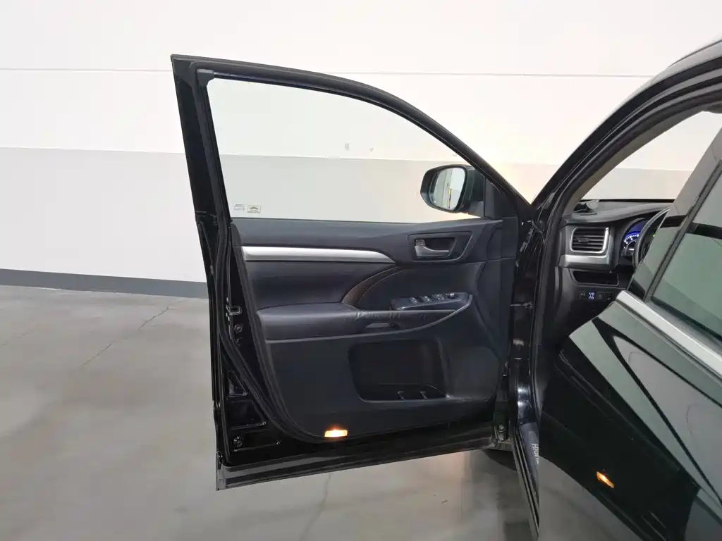 Toyota Highlander — миниатюра 8