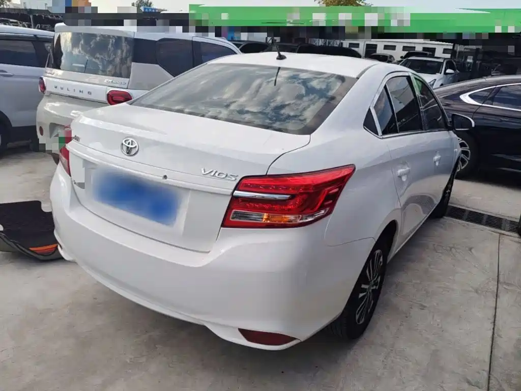 Toyota Vios — миниатюра 7