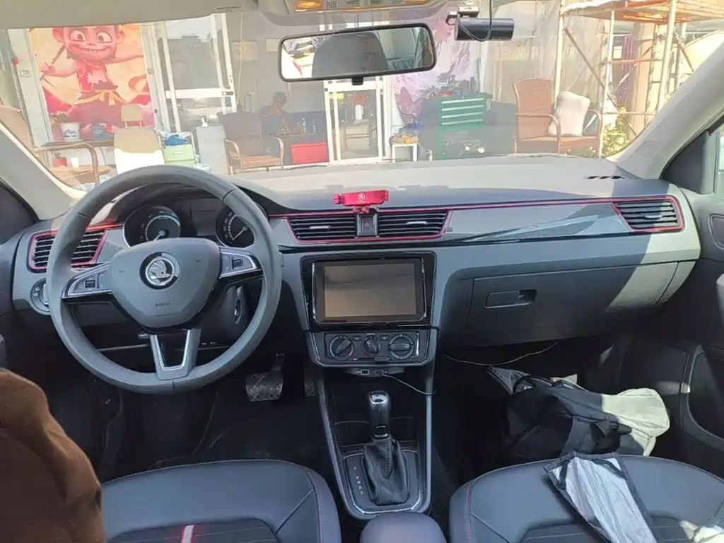 Skoda Rapid Spaceback — миниатюра 10