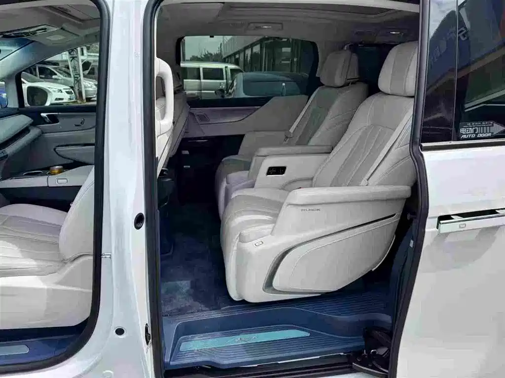 Buick GL8 Hybrid — миниатюра 4