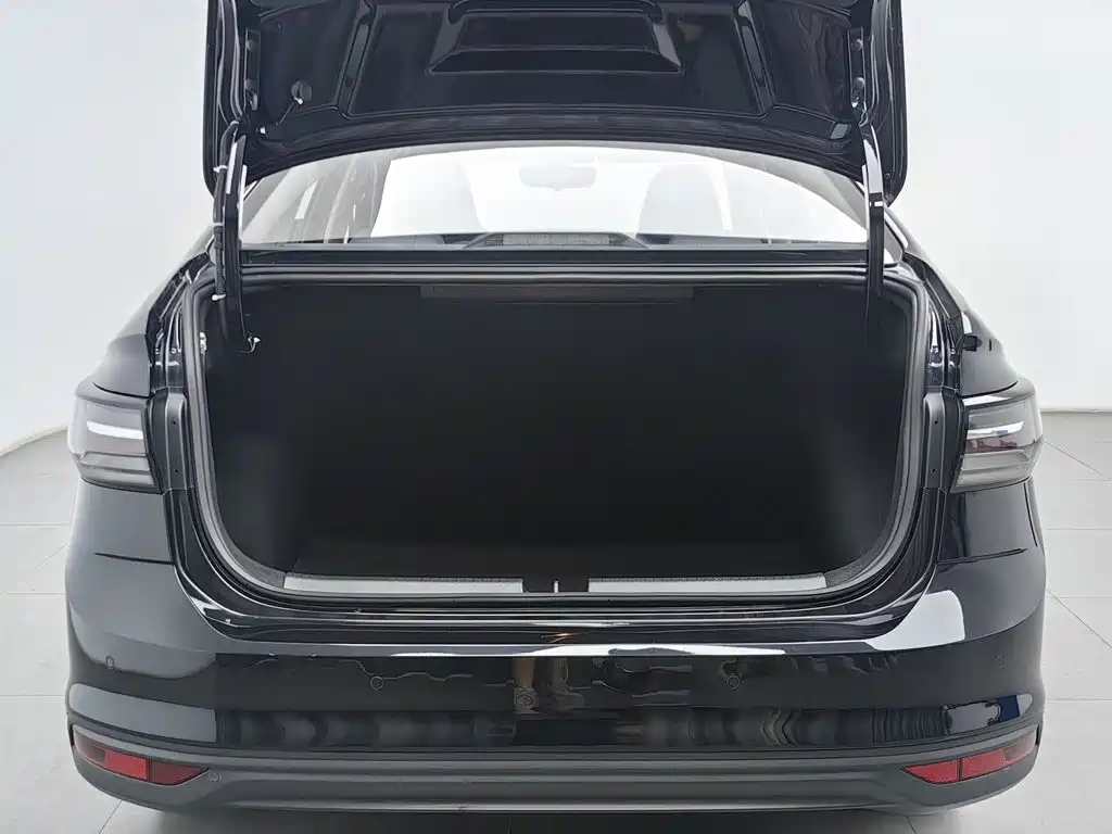 Volkswagen Lavida — миниатюра 16