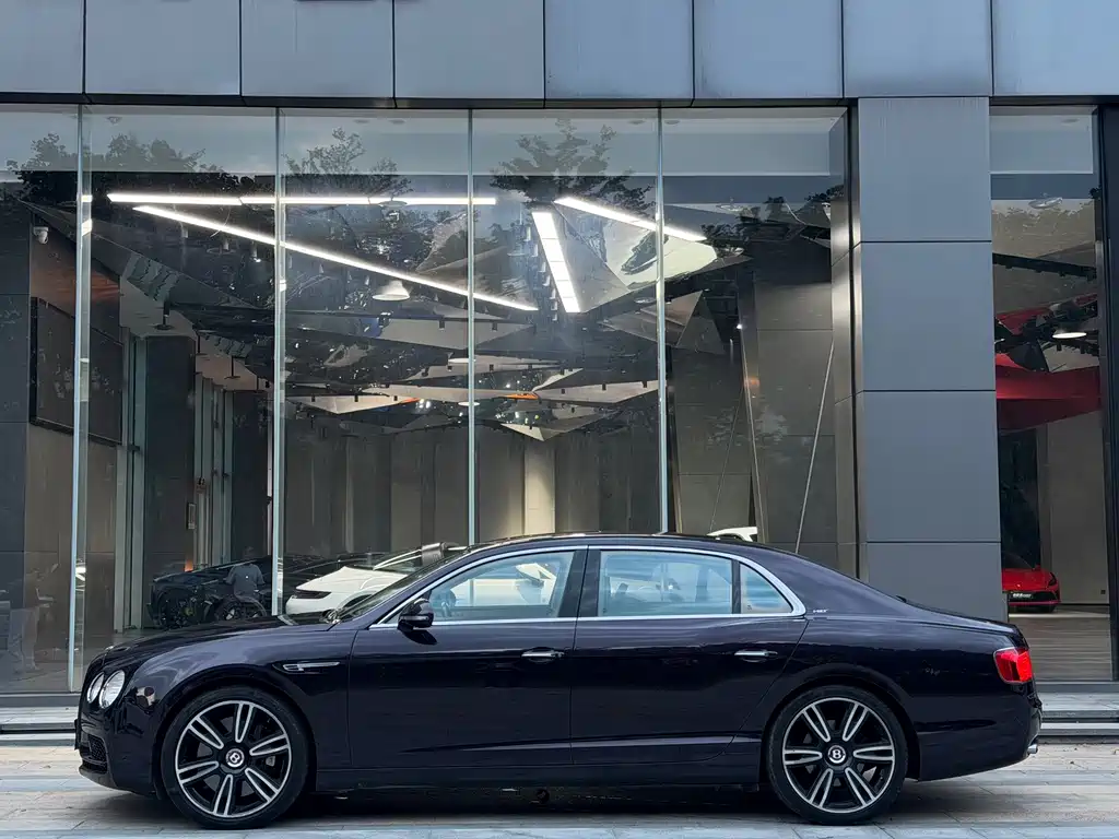 Bentley Flying Spur — миниатюра 3