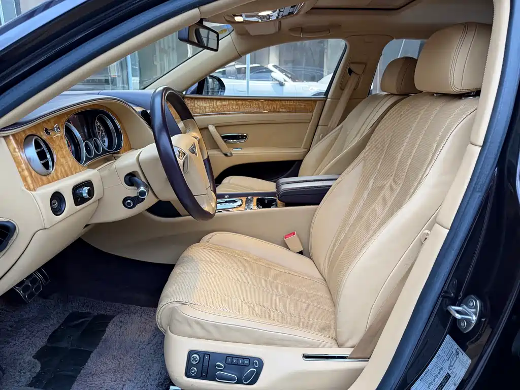 Bentley Flying Spur — миниатюра 4
