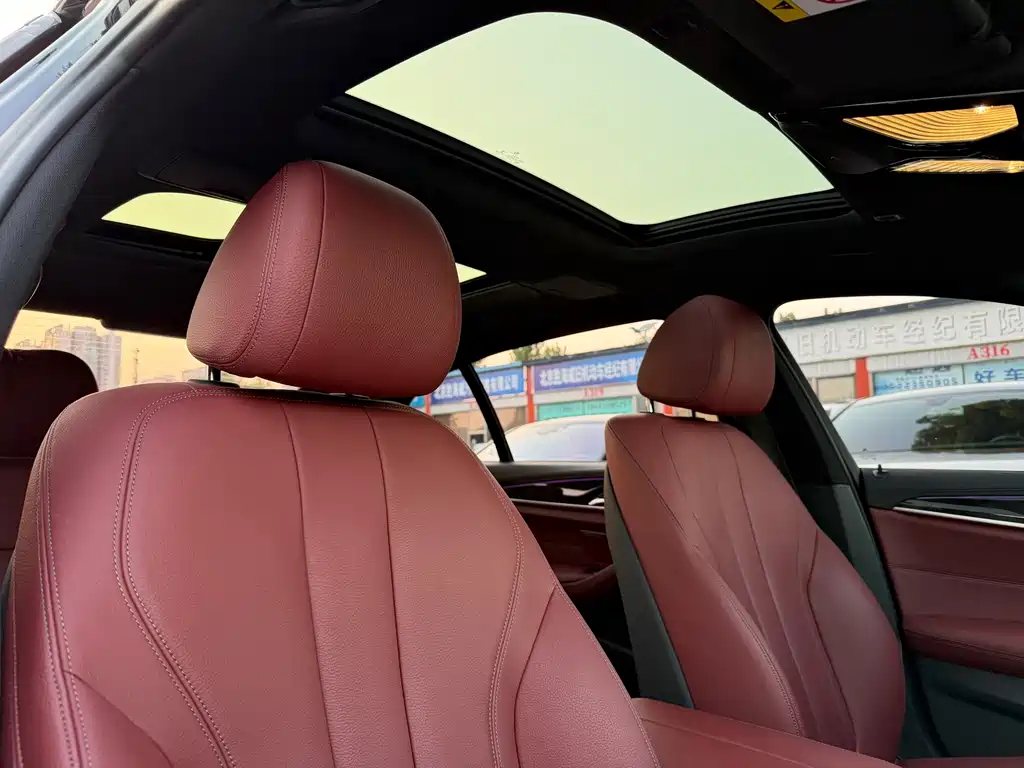 BMW 5 Series — миниатюра 11