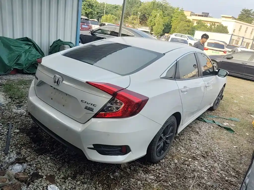 Honda Civic — миниатюра 7
