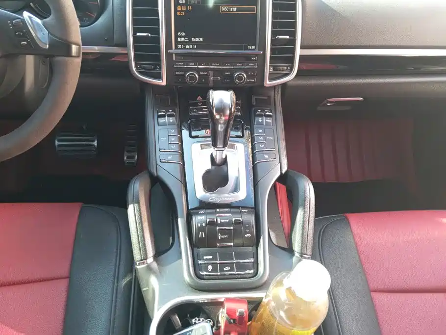 Porsche Cayenne — миниатюра 16