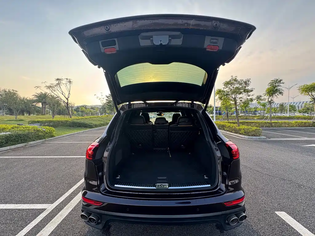 Porsche Cayenne — миниатюра 42