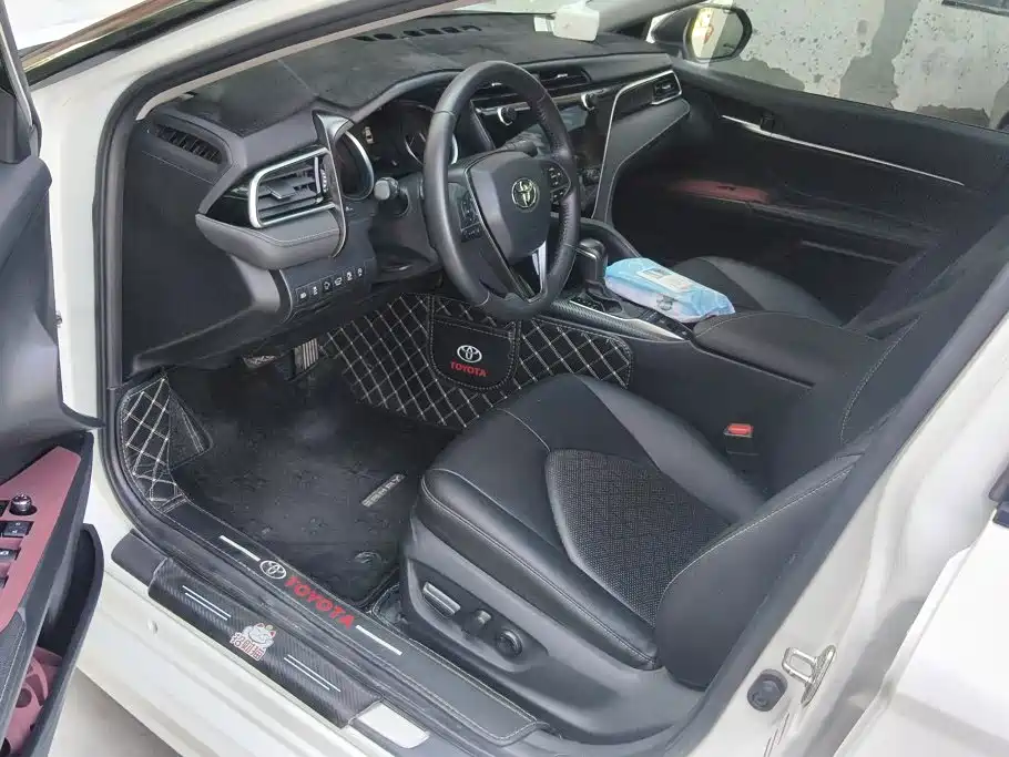 Toyota Camry — миниатюра 9