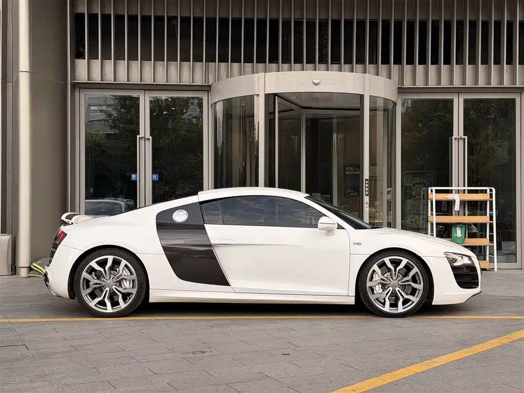 Audi R8 — миниатюра 7