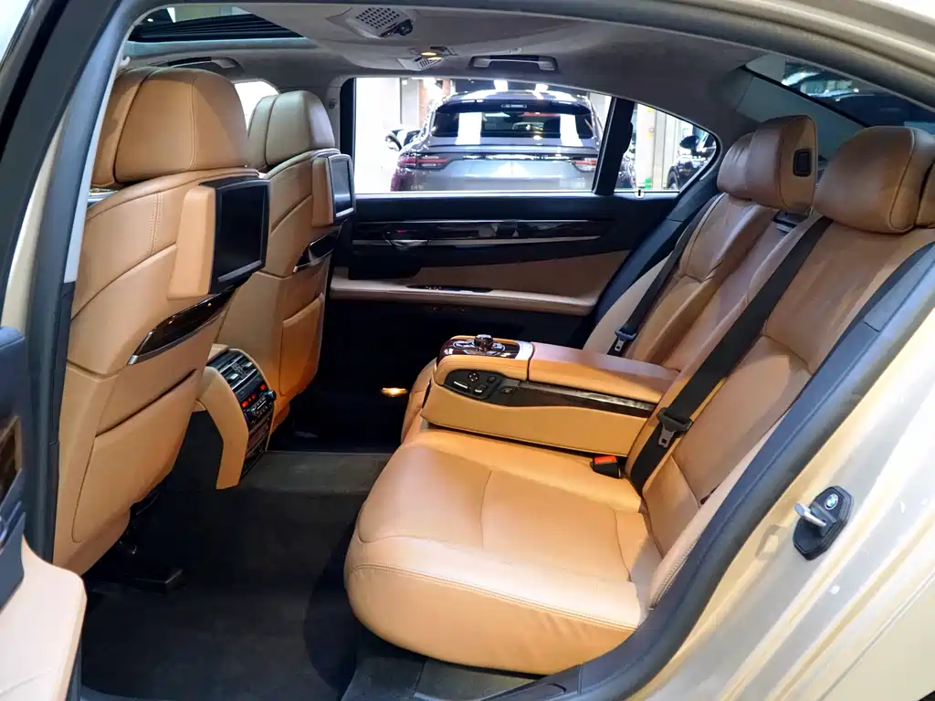 BMW 7 Series 7 2010 760Li