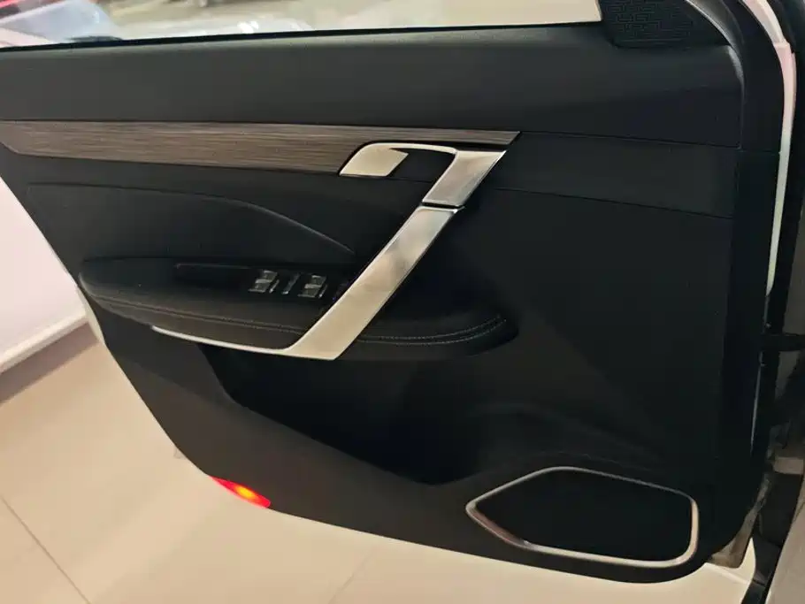 Geely Boyue — миниатюра 7