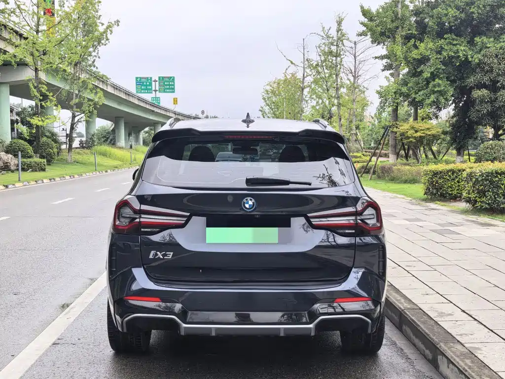 BMW iX3 — миниатюра 8
