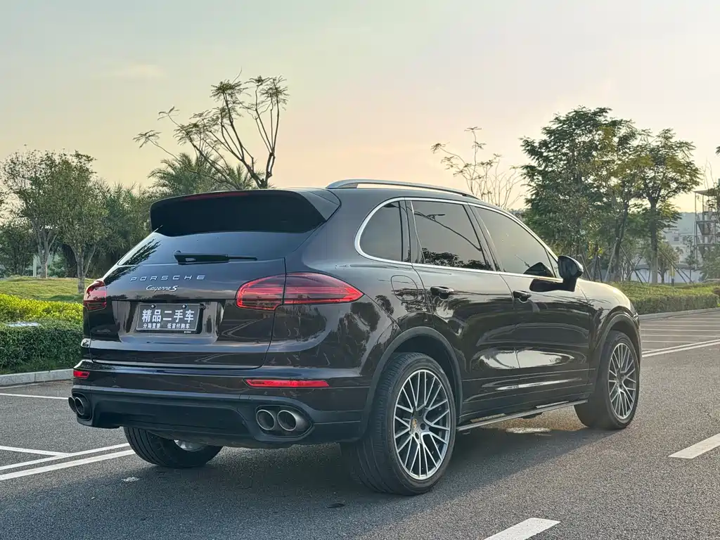 Porsche Cayenne — миниатюра 14