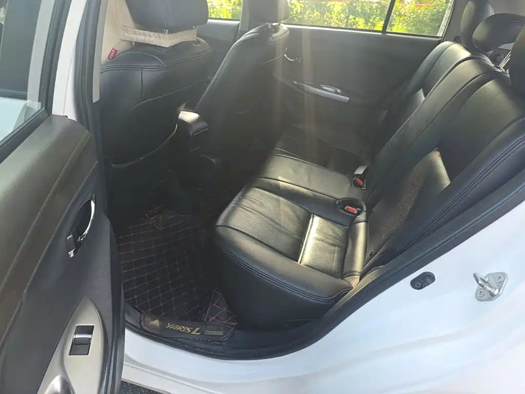 Toyota Yaris L — миниатюра 17