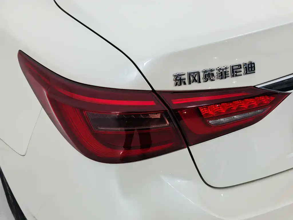 Infiniti Q50L 2018 2.0T Comfort VI