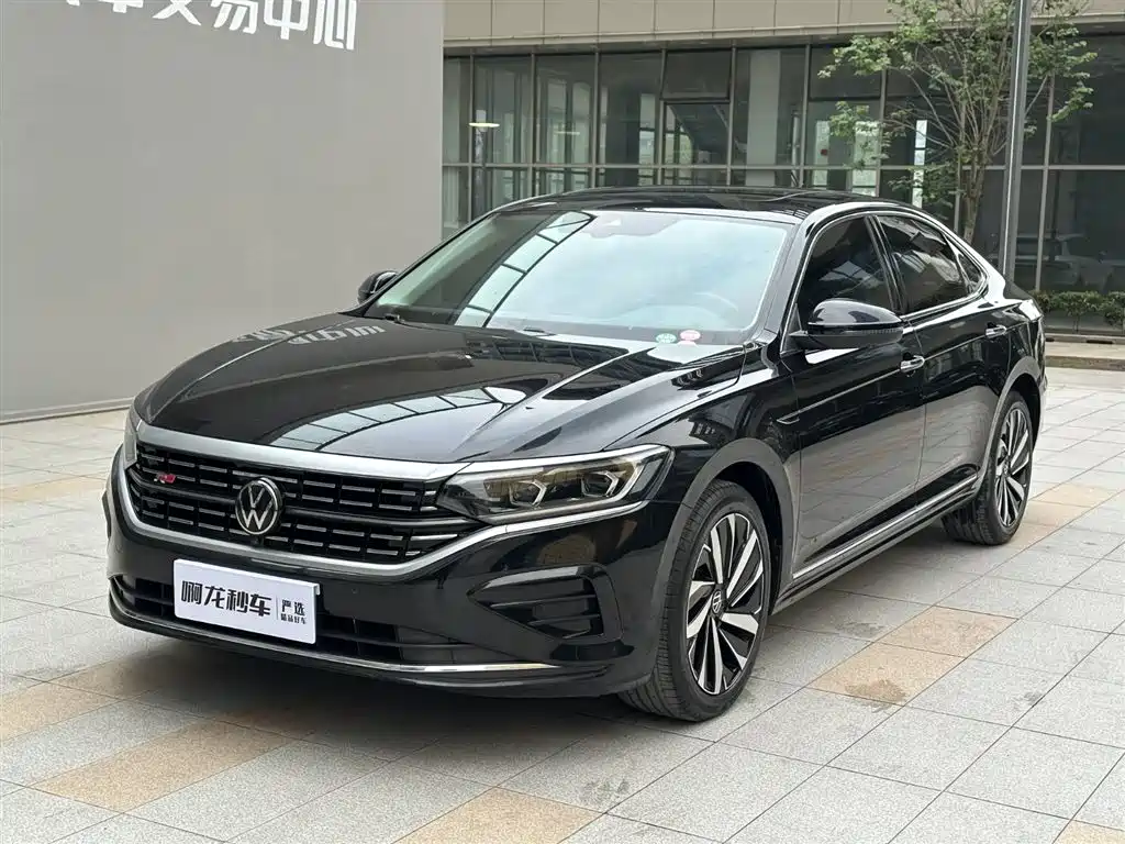 Volkswagen Passat 2023 330TSI Luxury