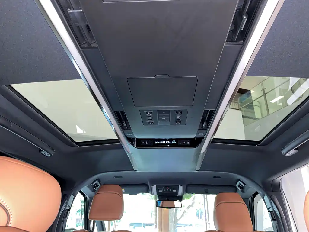 Toyota Vellfire - фото 11