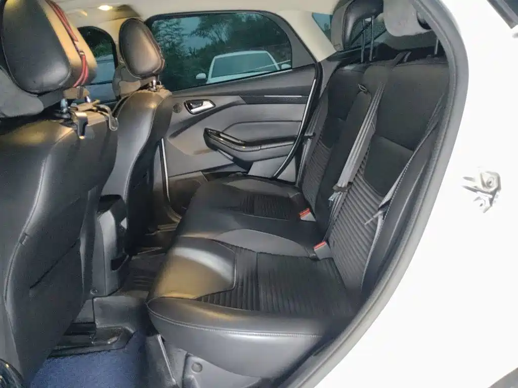 Ford Focus — миниатюра 15