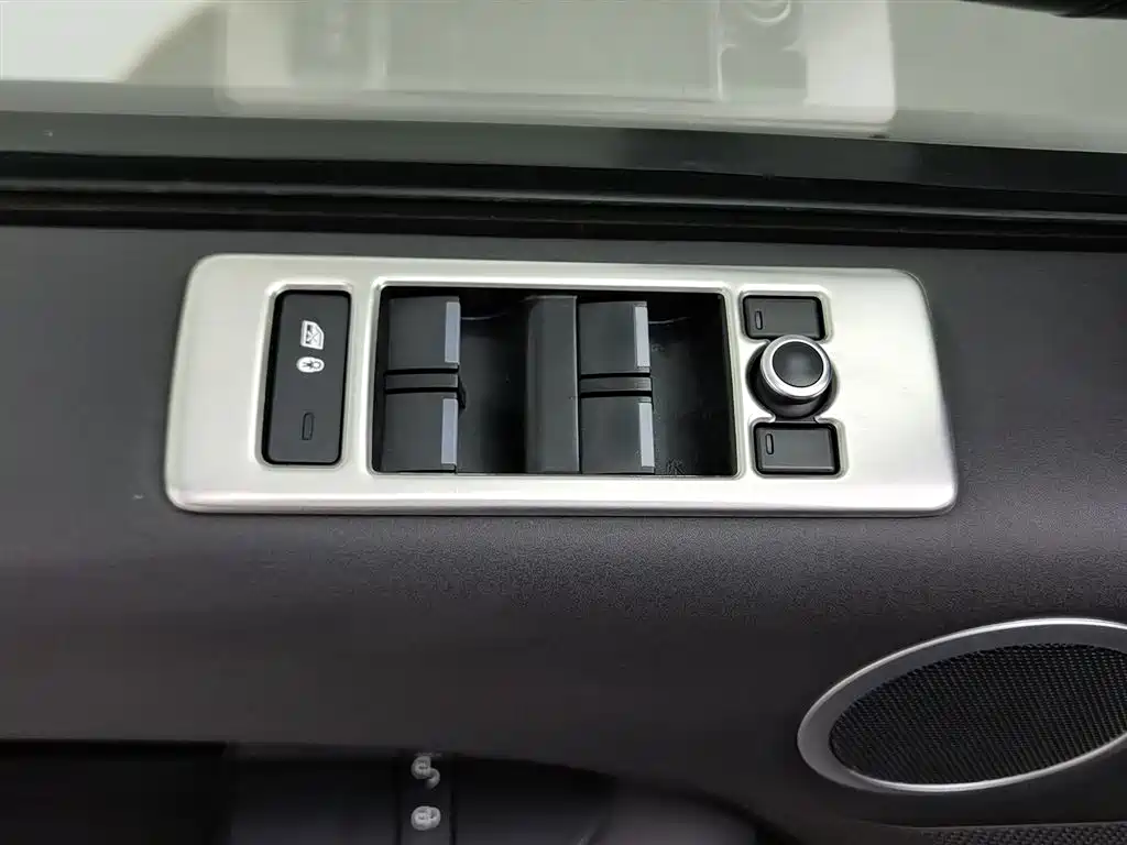 Land Rover Discovery 2017 3.0 SC V6 SE