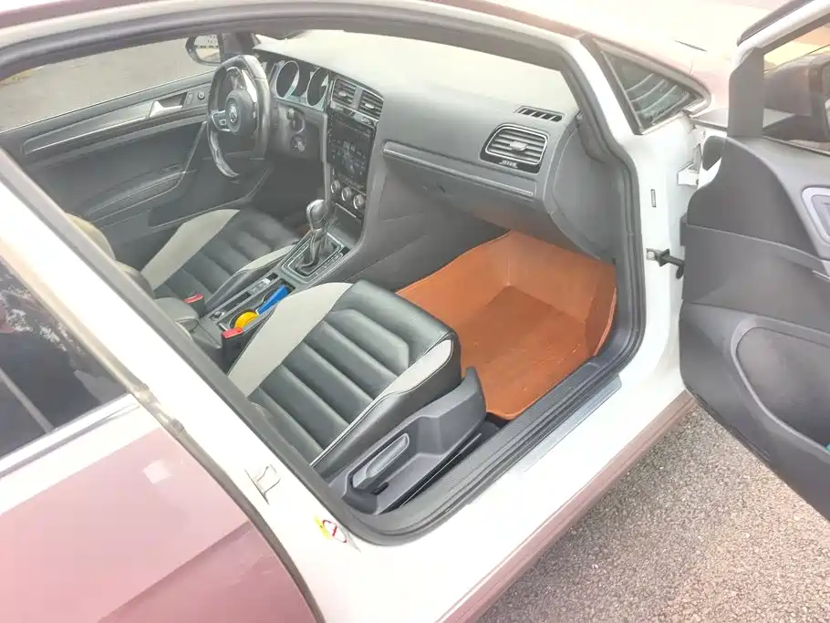 Volkswagen Golf — миниатюра 8