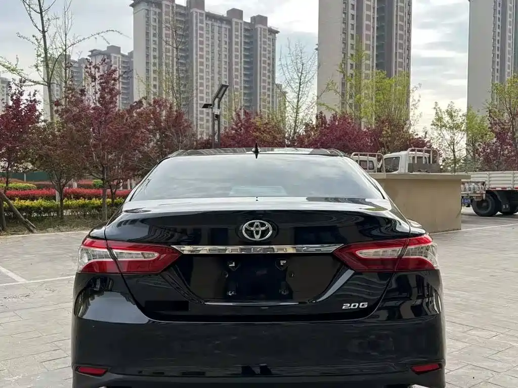 Toyota Camry — миниатюра 4