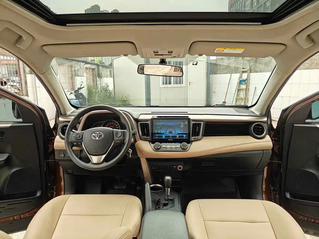 Toyota RAV4 — миниатюра 15