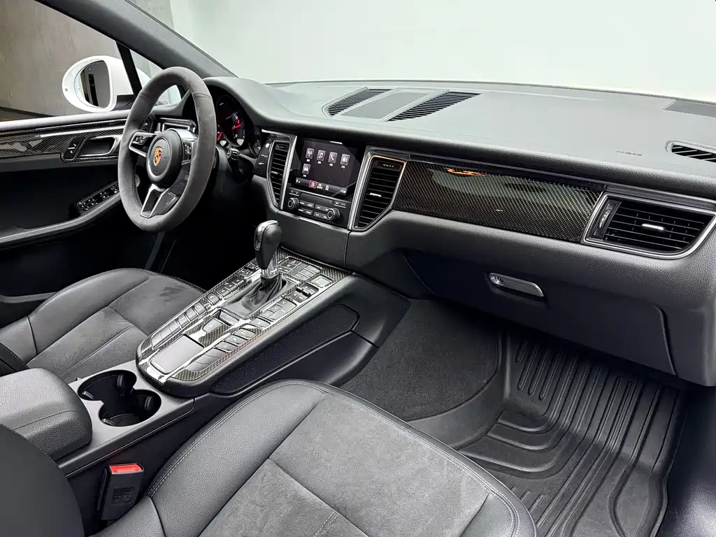Porsche Macan — миниатюра 11
