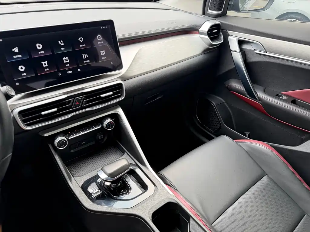 Geely Binyue — миниатюра 9