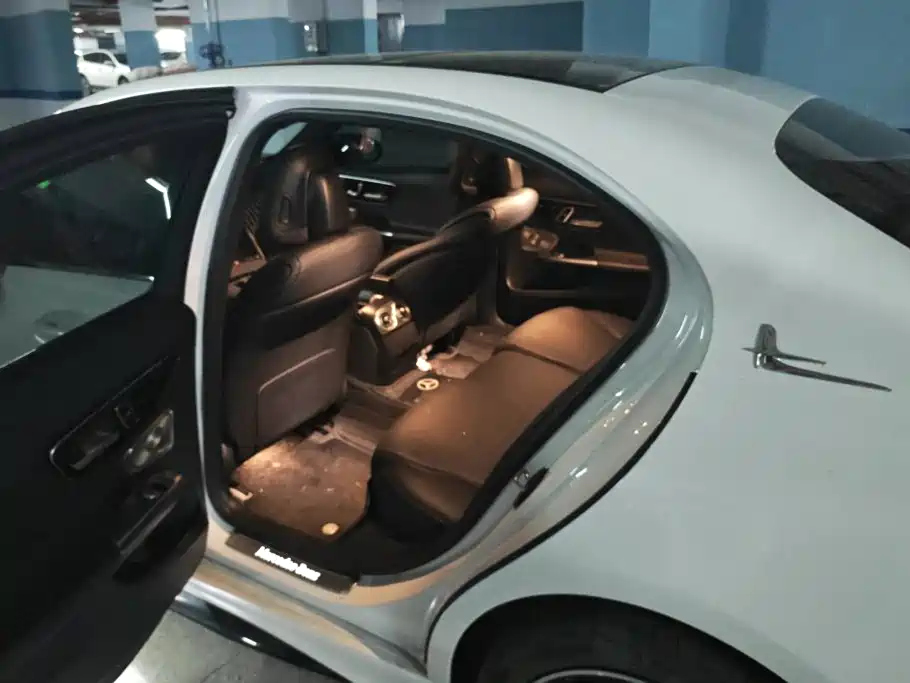 Mercedes-Benz C-Class — миниатюра 11