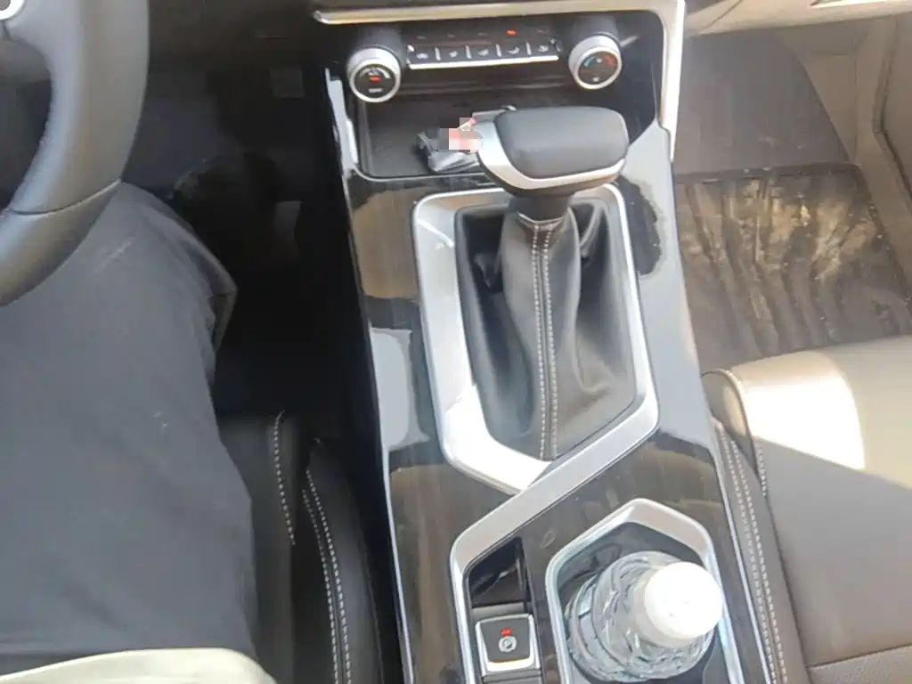Geely Binyue — миниатюра 19