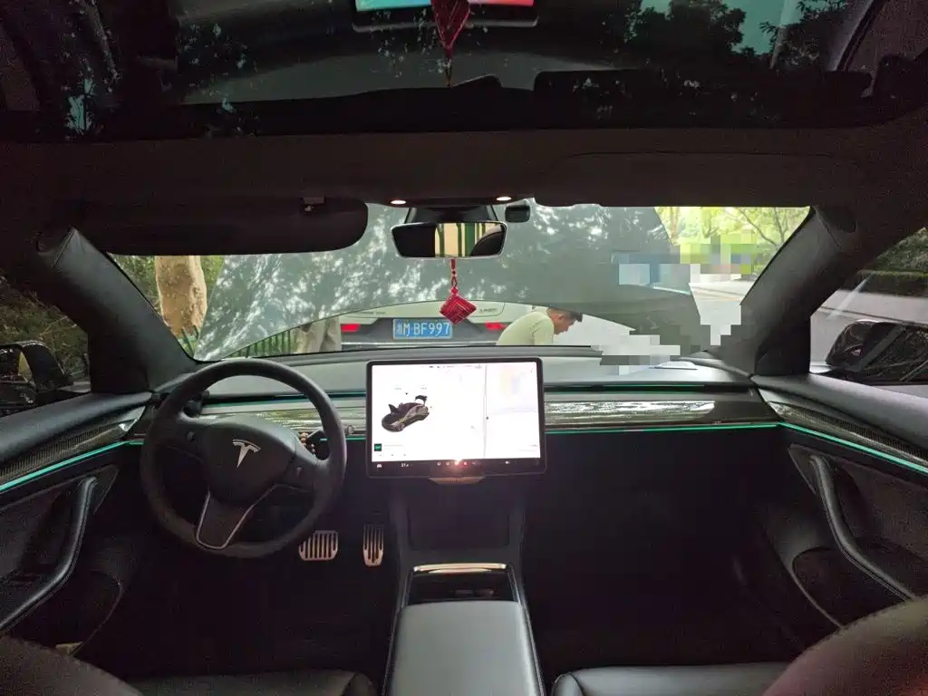 Tesla Model 3 — миниатюра 9