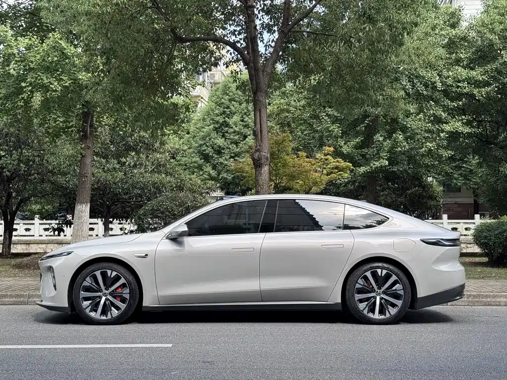 NIO NIO ET7