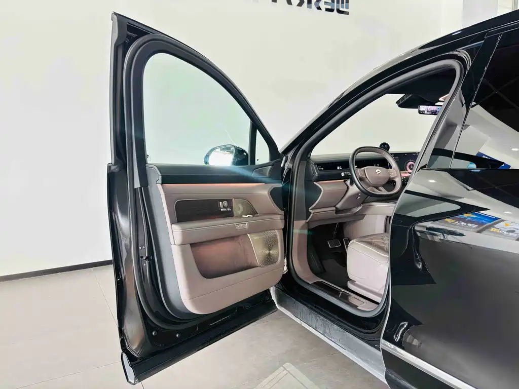NIO ES8 — миниатюра 15