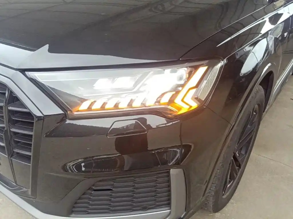 Audi Q7 — миниатюра 24