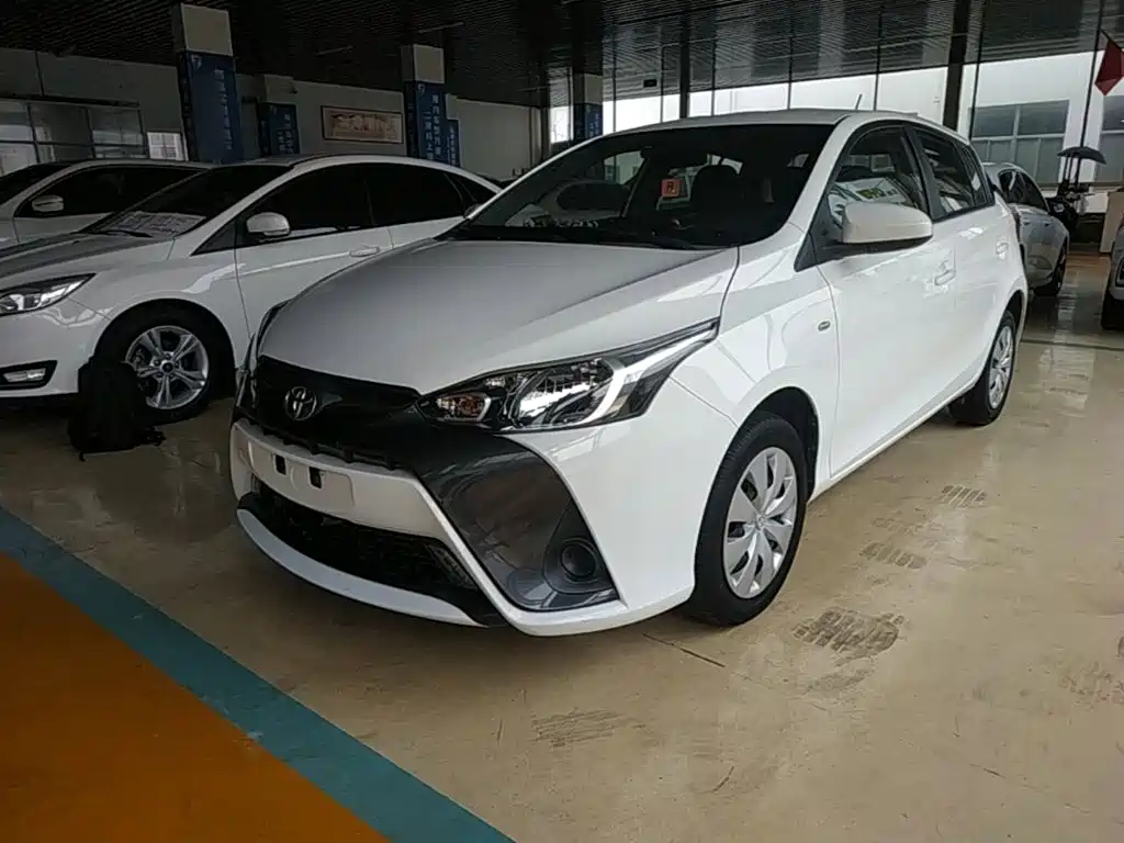 Toyota Yaris L — миниатюра 2