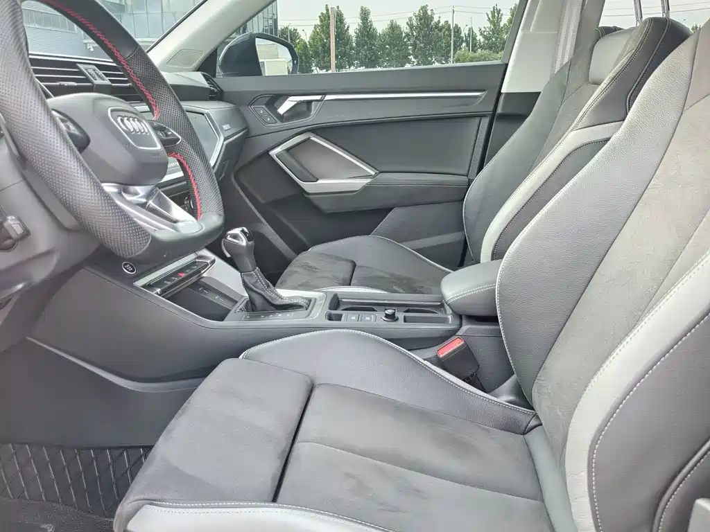 Audi Q3 — миниатюра 10