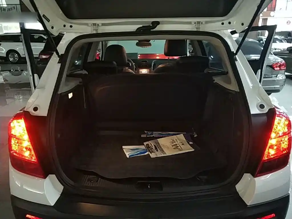 Chevrolet Trax — миниатюра 19