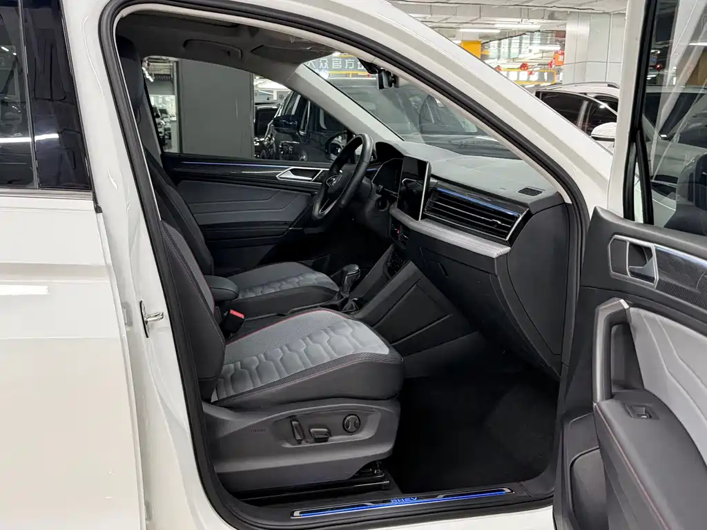 Volkswagen Tiguan L New Energy - фото 13