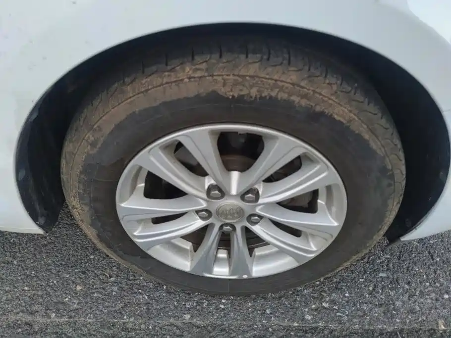 Buick Excelle — миниатюра 6