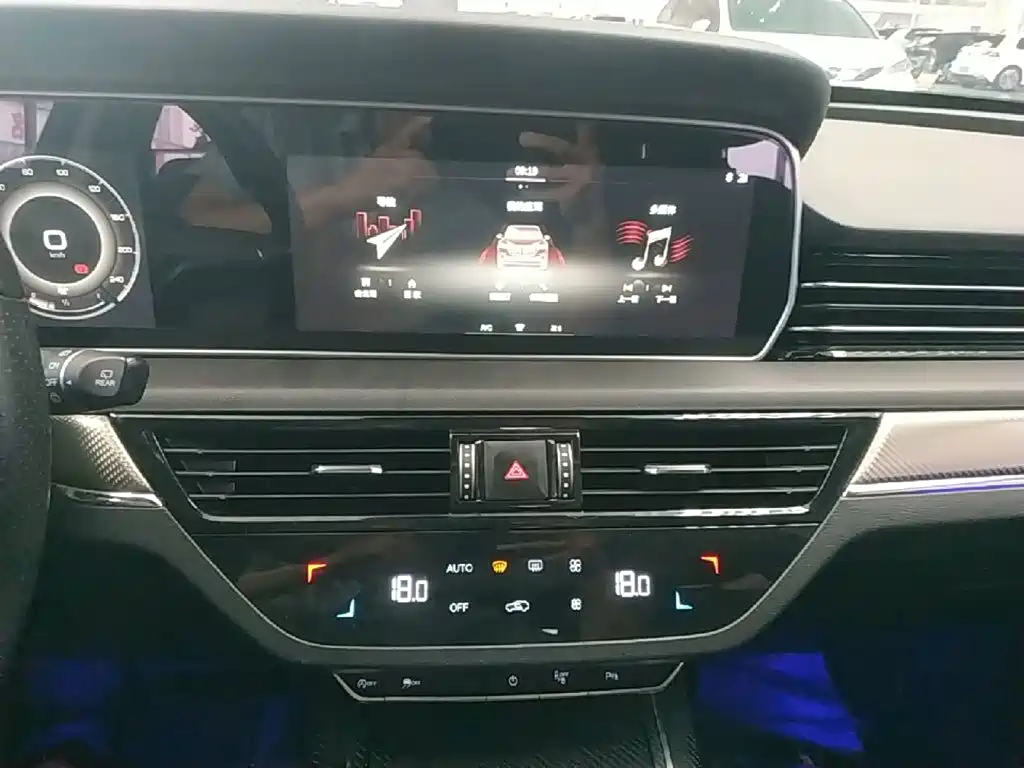 Hongqi Hongqi HS5 — миниатюра 13