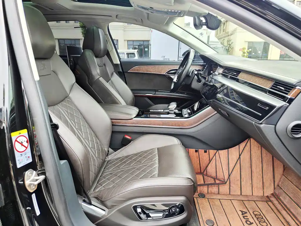 Audi A8 — миниатюра 5