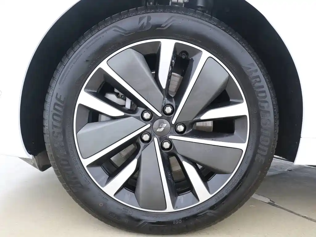 Li Auto Li L6 — миниатюра 5