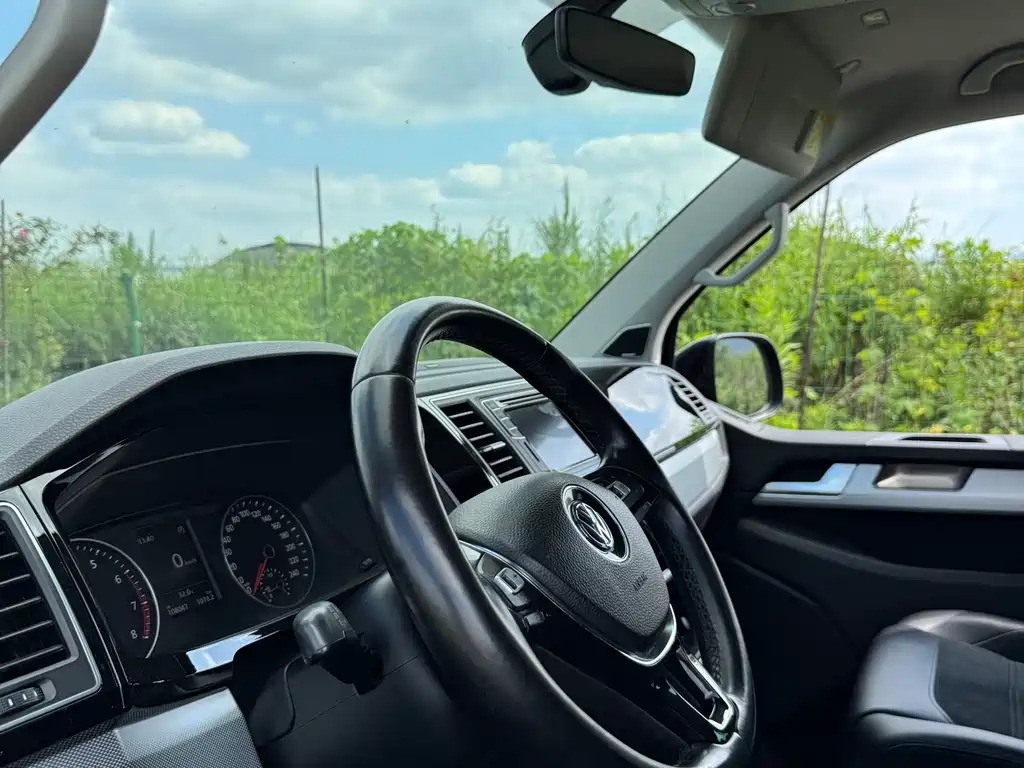 Volkswagen Multivan — миниатюра 6