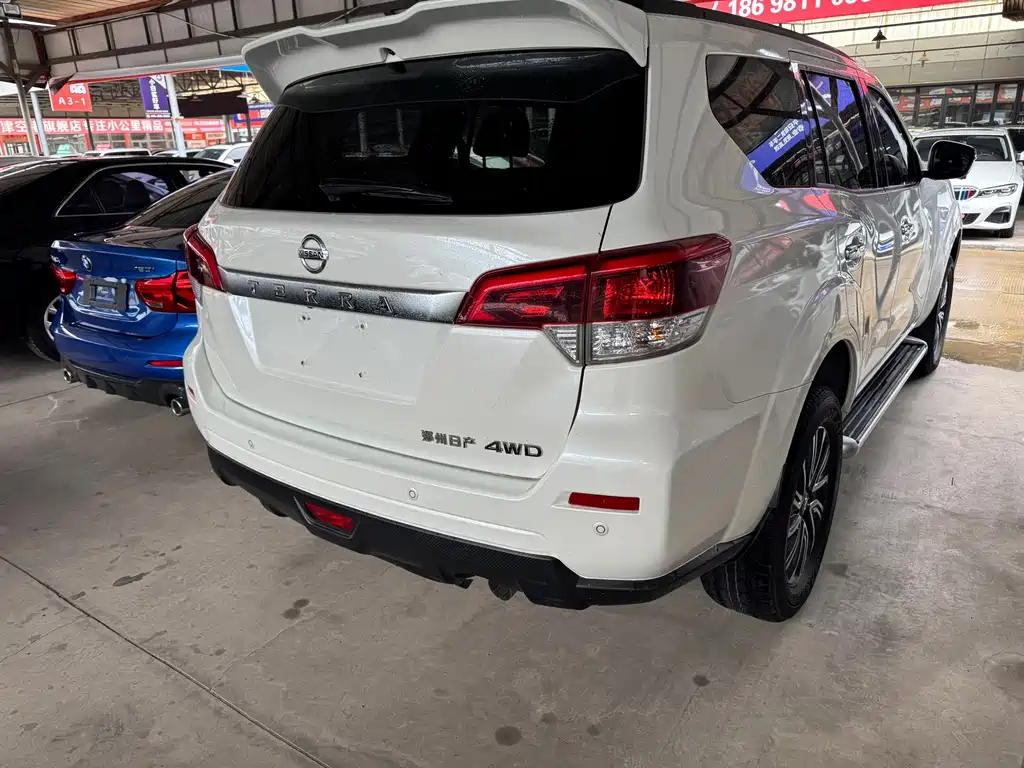 Nissan Terra — миниатюра 4
