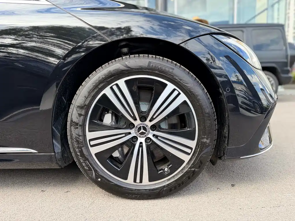 Mercedes-Benz EQE 2025 500 4MATIC Luxury