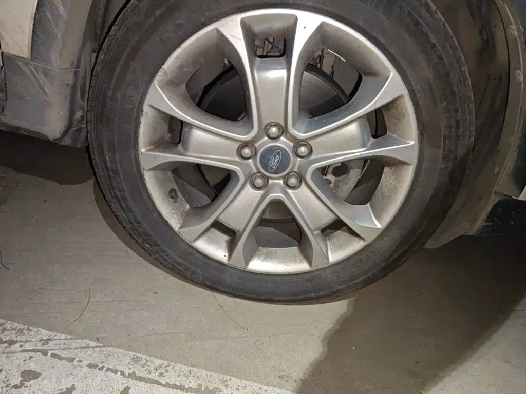 Ford Kuga — миниатюра 24