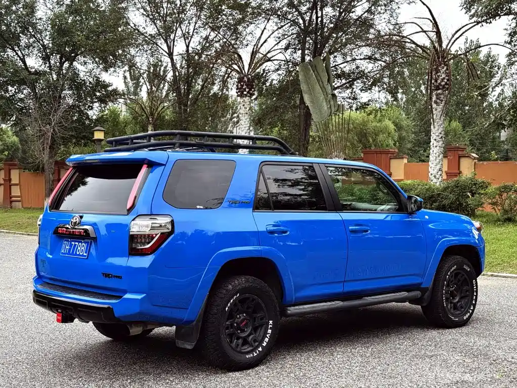Toyota 4Runner — миниатюра 8