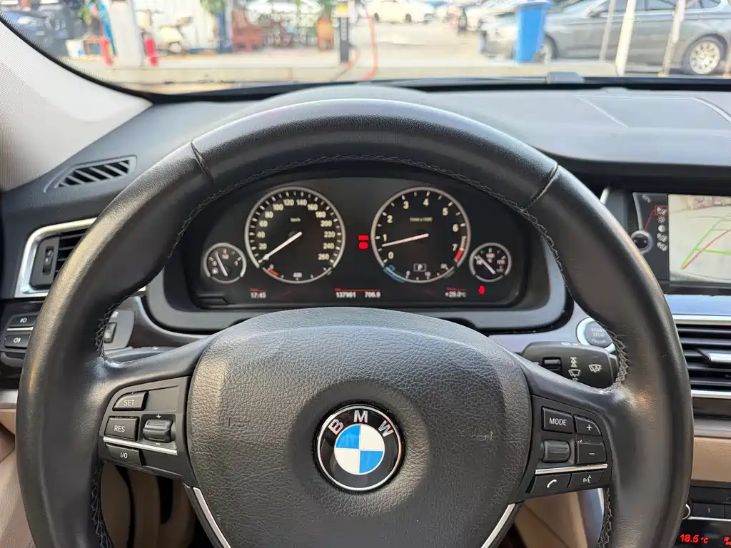 BMW 5 Series GT — миниатюра 7