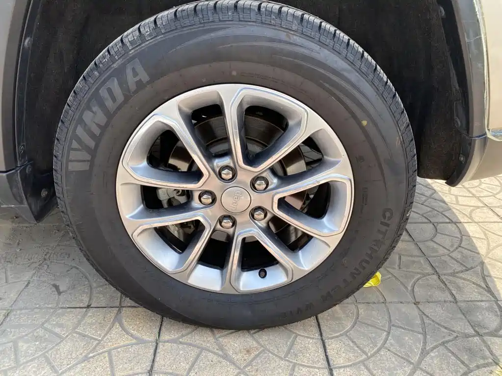 Jeep Grand Cherokee (Import) — миниатюра 26