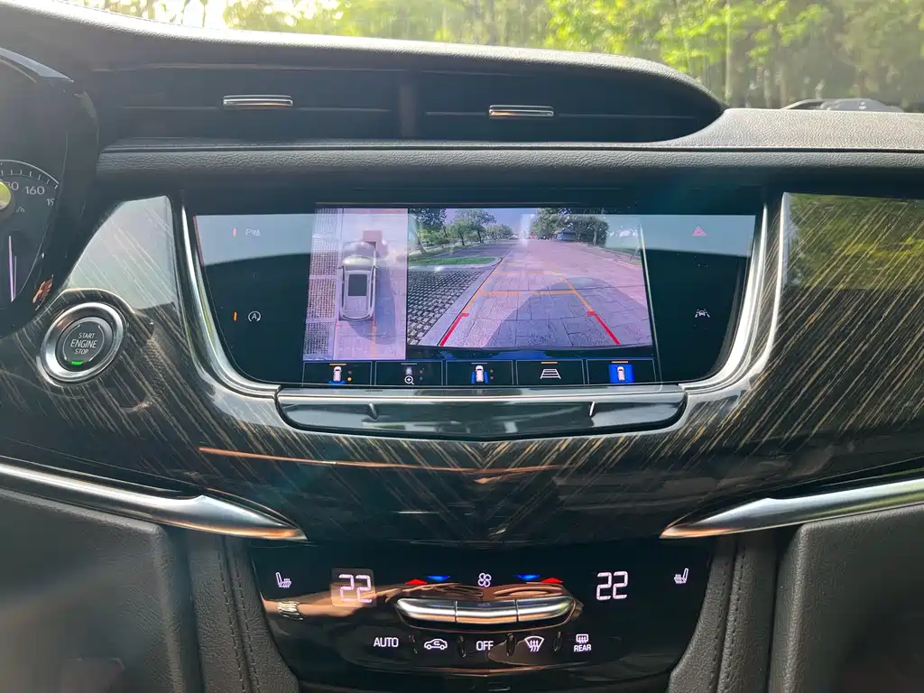 Cadillac XT6 — миниатюра 8